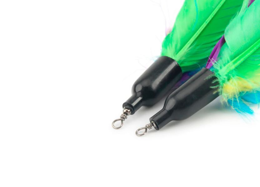 Cat Toy: 3 Replacement Feathers for the Teaser Fishing Rod (CAPSBOARD)
