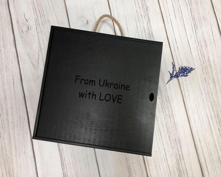 Подарункова коробка з фанери 38 x 33,5 x 11 см WITH LOVE CAPSBOARD 880000 фото