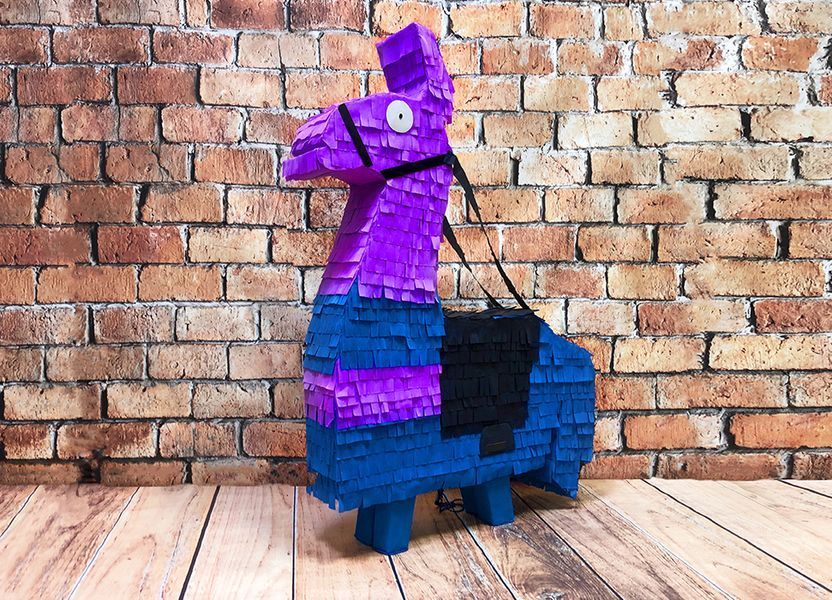 Pi&ntilde;ata Llama 90 cm CAPSBOARD