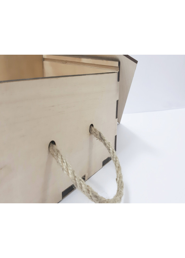 Деревянная подарочная коробка 18,5 x 18,5 x 10 см для корпоративного подарка LOVE CAPSBOARD